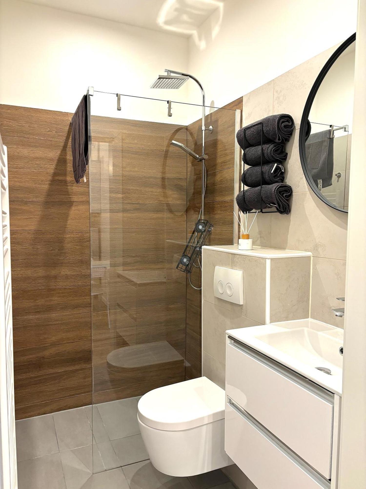 Traumhafte Wohnung Fuer 2, Walk In Dusche, Extra Kueche, Nespresso, Zentral Viena Exterior foto